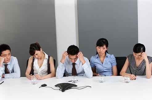 公關(guān)公司的媒介人員為誰做事？